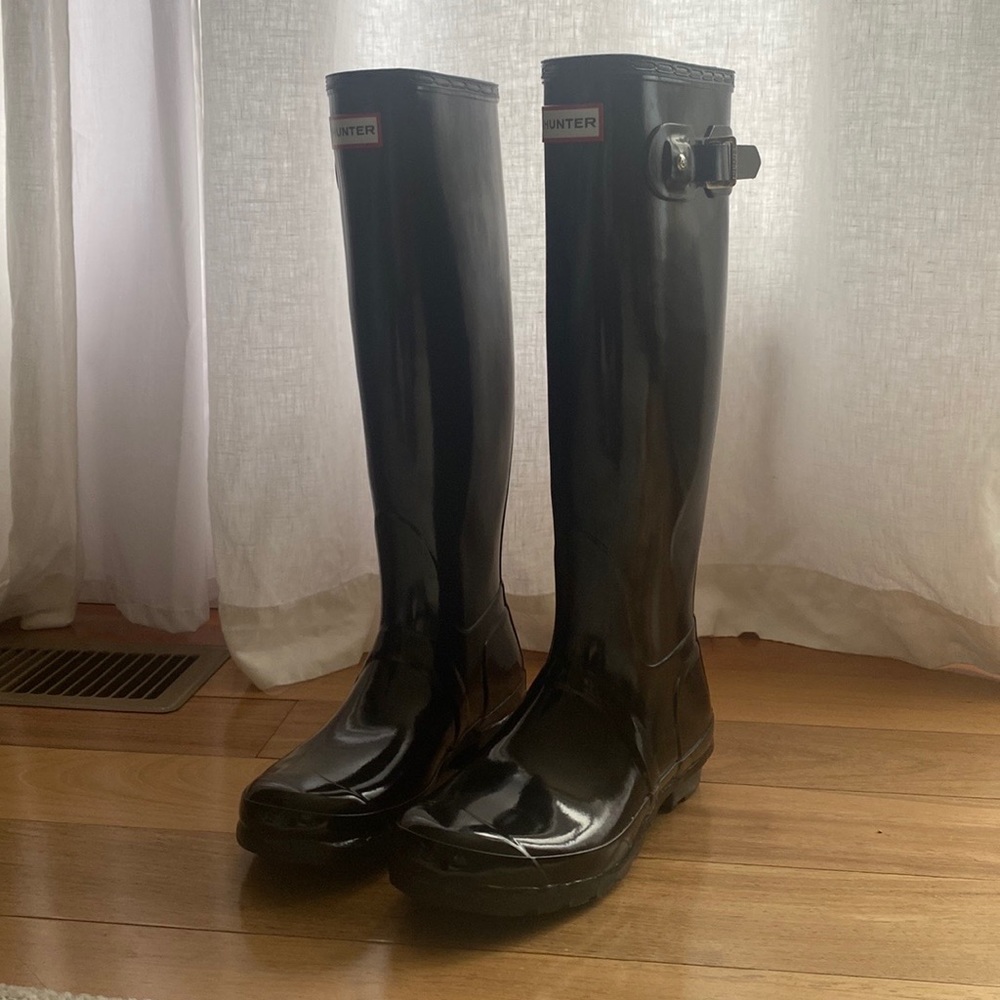 Women's Refined Slim Fit Tall Gloss Rain Boots - OPEN TO OFFERS